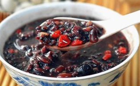 女性吃这些食物可以预防脱发